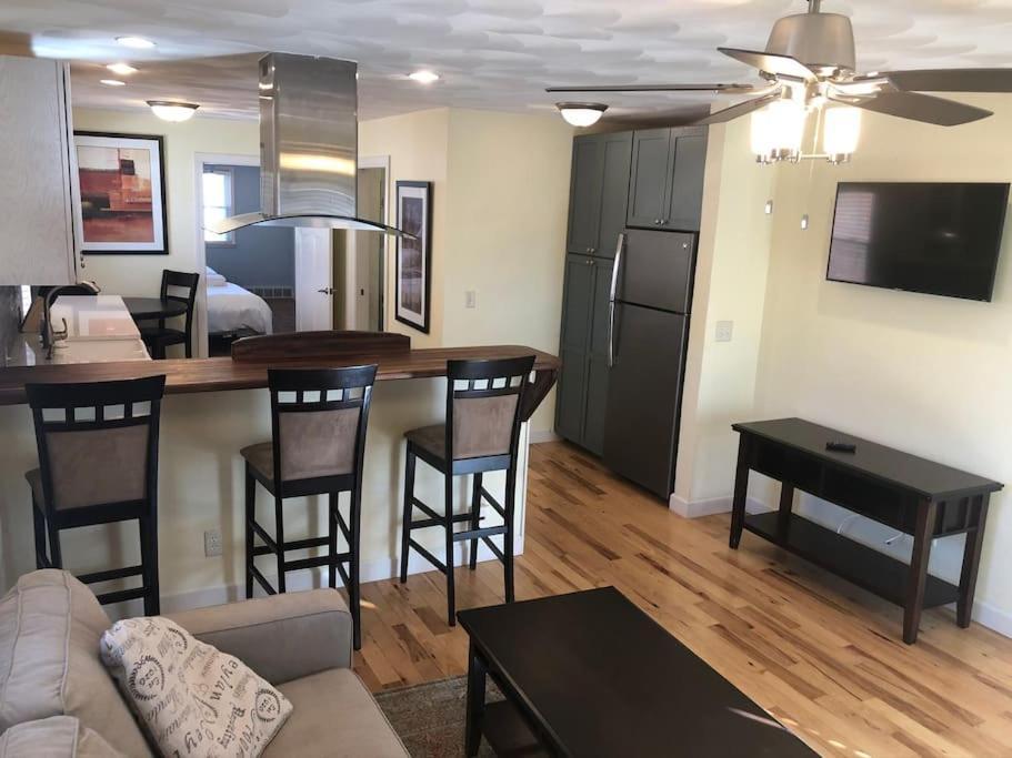 Entire Apartment Close To Downtown - 2 Queen Beds Springfield Exterior foto